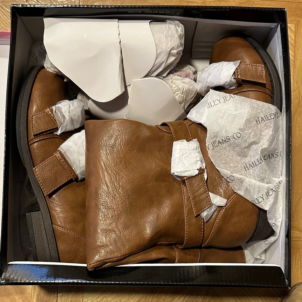 Hailey Jeans Co. Brown Boots